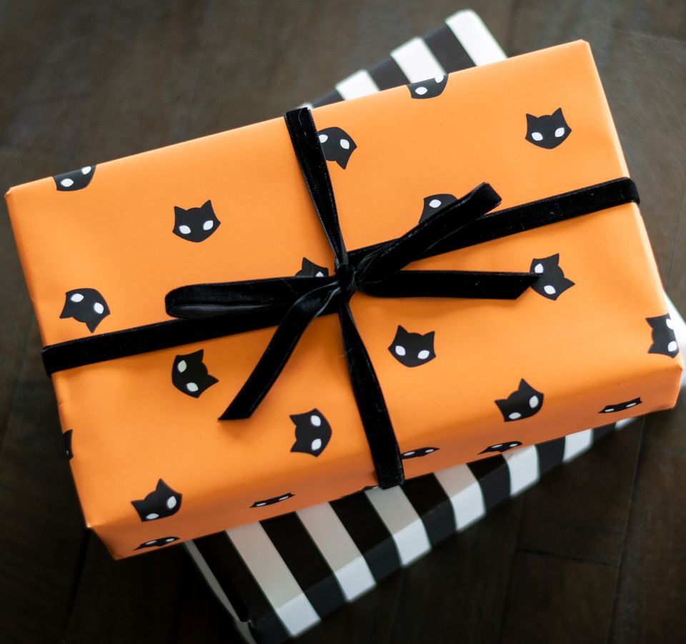 Spooky Cat Halloween Gift Wrap
