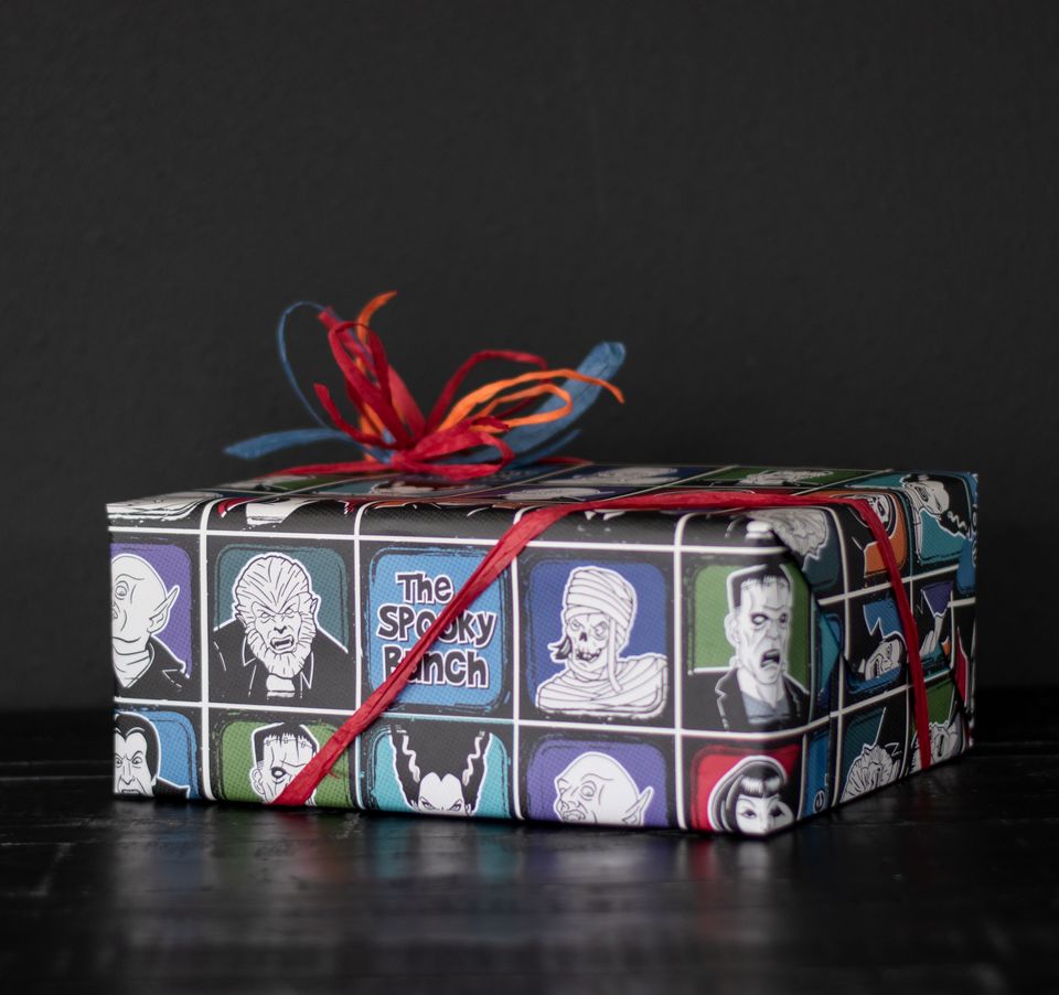 Univeral MOnster Gift Wrap Frankenstein Bride Nosferatu Vampira Mummy Death